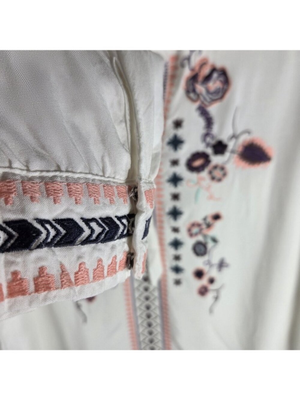 Coupé Collection White Embroided Tunic Shirt Top Size L Long Sleeve Tie Neck - Picture 13 of 16